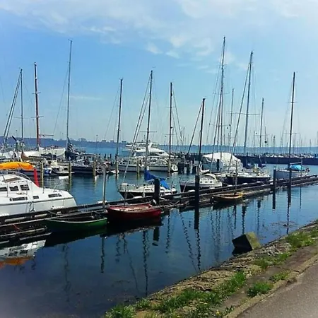 Strandnahe 3-zimmer Direkt Am Yachthafen Daire