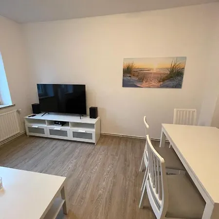 Strandnahe 3-zimmer Direkt Am Yachthafen Daire