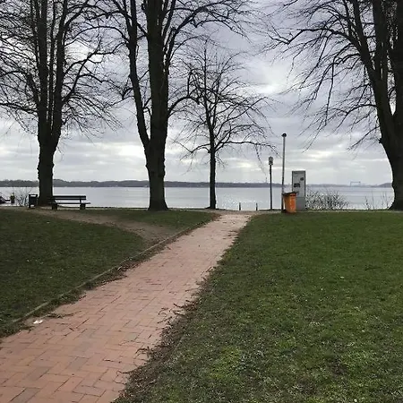 Strandnahe 3-zimmer Direkt Am Yachthafen